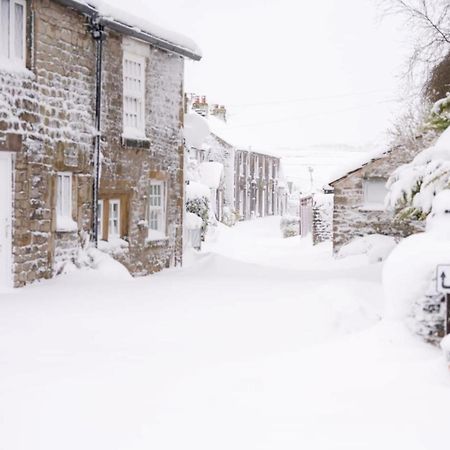 Sweet Pea Cottage Tideswell Exterior photo